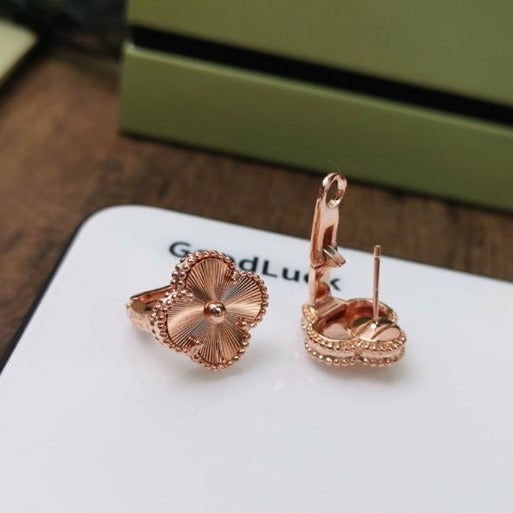 ˇMagic JewelryˇCLOVER MEDIUM STUD EARRINGS